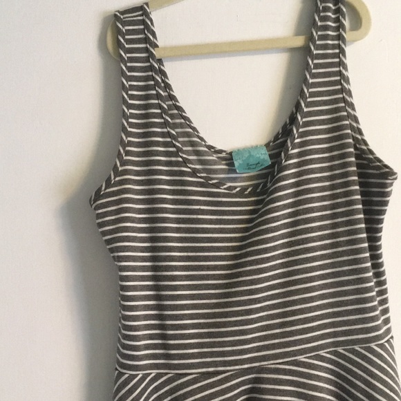 Grey striped dress - Picture 3 of 3